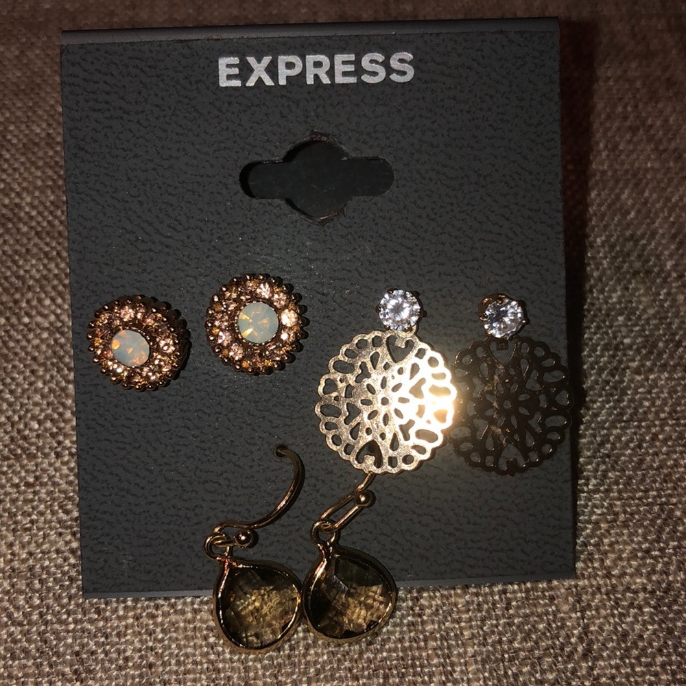 Express earrings